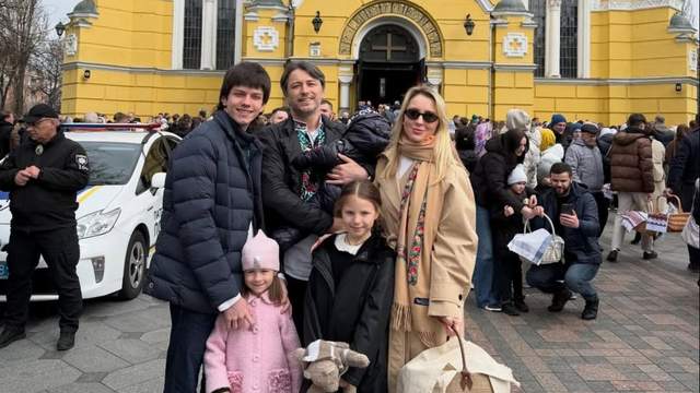 Великдень у сімейному колі: Притула замилував святковими фото з чотирма дітьми та дружиною