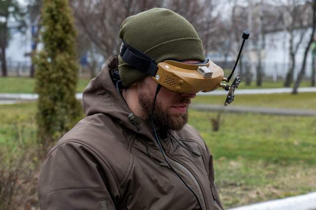 Новий рекорд: український пілот керував дроном, перебуваючи закордоном