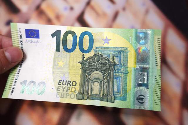 Офіційний курс валют наприкінці місяця: що буде з доларом та євро 27 квітня