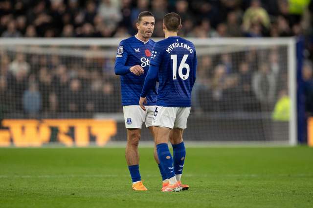 Партнер Миколенка, за якого віддали 100 мільйонів фунтів, заснув п'яним у барі