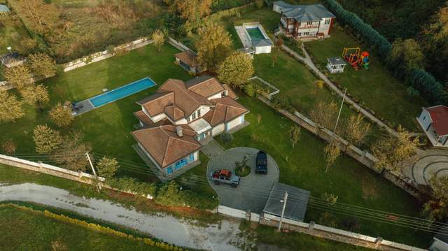 Чи можна поділити одну ділянку на дві: які ключові правила та вартість
