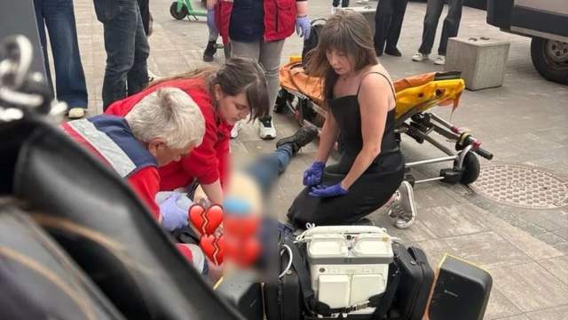 Тричі відмовили у дефібриляторі: як у метрополітені Києва відреагували на смерть біля станції