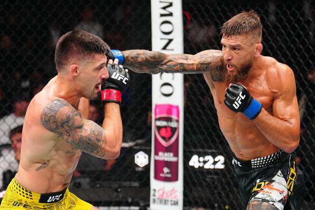 Амосов тріумфально здобув другу перемогу в UFC і станцював у клітці