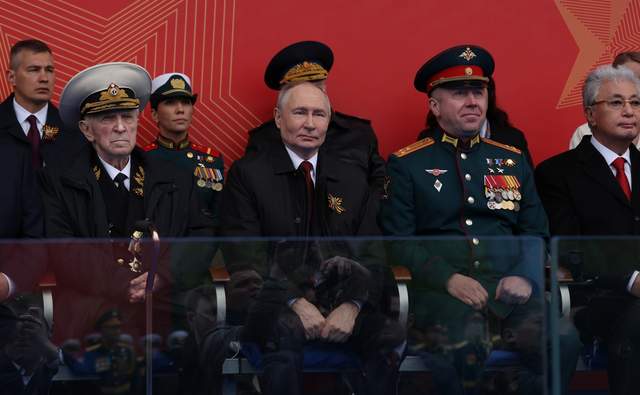 Парад Путіна 9 травня показав, що Україна переламує хід війни, – WSJ