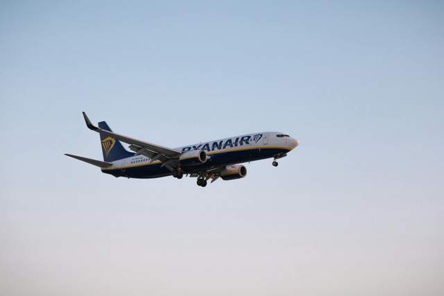Ryanair закриває чергову базу у популярному місті: знову звинувачує аеропорти