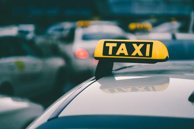 В Україні побільшало жінок у таксі: яке місто у лідерах