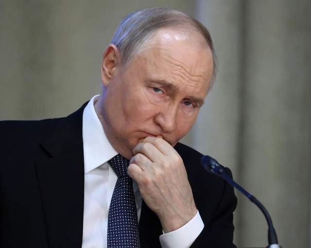 Поки Путін мріє про зростання: російська економіка пастиме задніх до кінця десятиліття