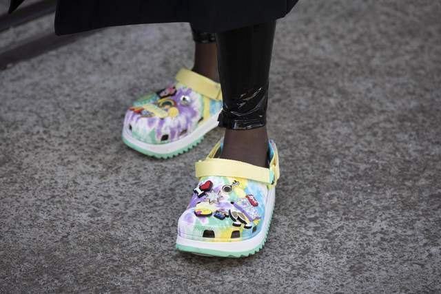 Взуття для човнів, яке стало сенсацією: у чому феномен Crocs