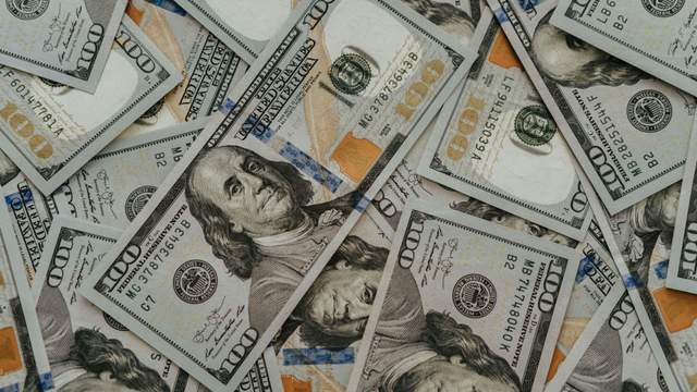 Курс долара в Україні змінився – які ціни виставили обмінники