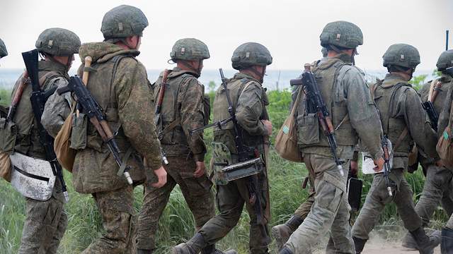Лізуть у газову трубу, – у 8-му корпусі ДШВ розповіли про дивні дії росіян на Сумщині