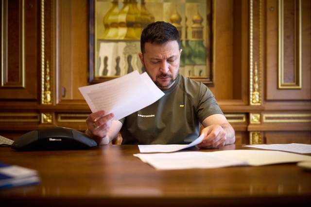 Понад 40 законів президент ще не підписав: у Раді пропонують повернути деякі старі норми
