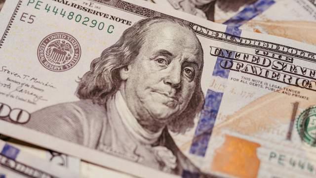 Новий день – новий рекорд: офіційний долар оновив максимум 22 травня