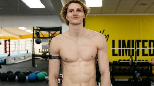 Організації IBF, WBO та WBA забрали пояси у Лапіна, який битиметься в андеркарді Усик – Верховен