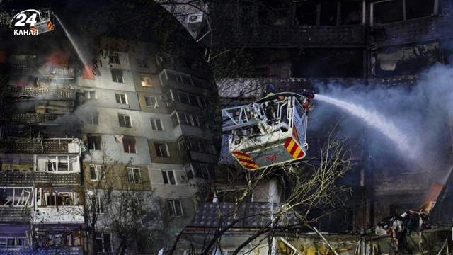 У Черкасах Росія вдарила по багатоповерхівці: є багато постраждалих