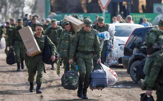 У Росії масово роздають мобілізаційні приписи: полковник запасу пояснив, що задумав Кремль