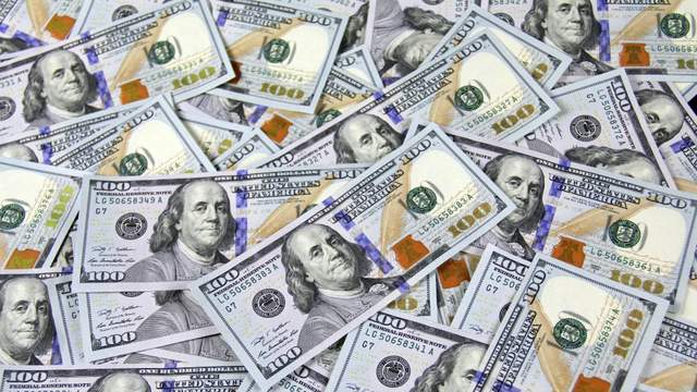 Як змінилися ціни в обмінниках після нового рекорду долара
