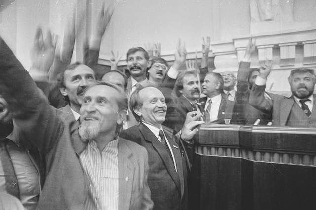Від Незалежності до війни: вірш, який допоможе запам'ятати дати для НМТ з історії