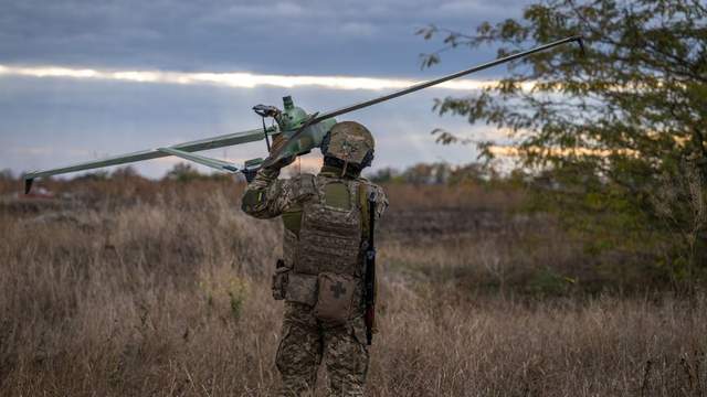 Удари на 200 кілометрів: як військові взяли під вогневий контроль логістику на Луганщині