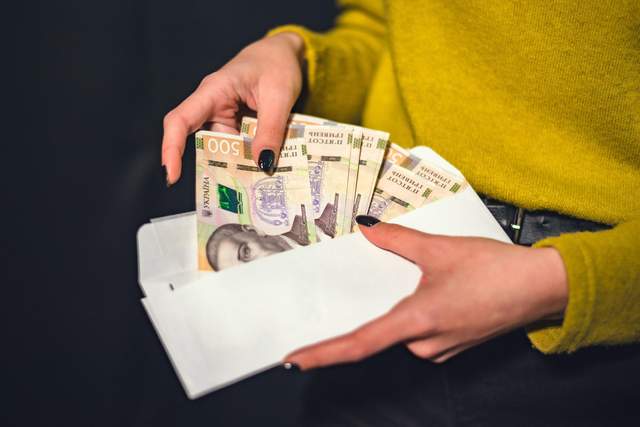 Ці жінки можуть отримати понад 30 тисяч від держави: про кого йдеться