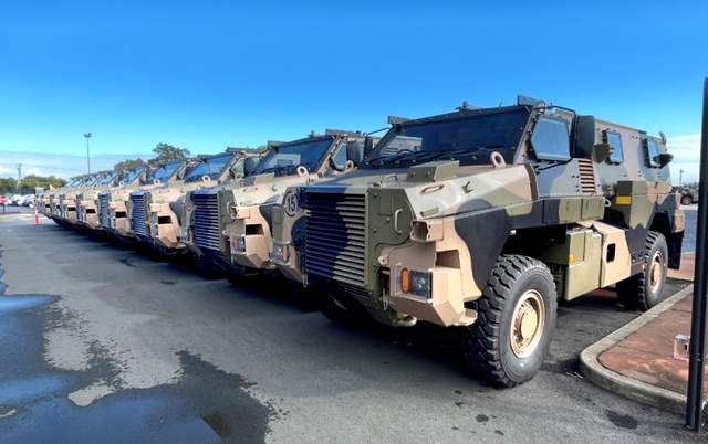 Нідерланди терміново посилюють армію австралійськими бронемашинами Bushmaster, які добре знають в Україні