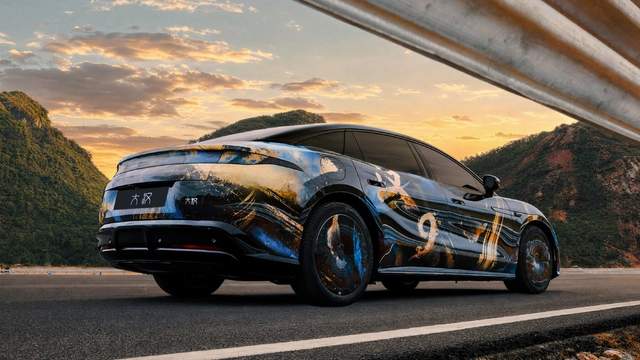 BYD готує новий флагманський седан: китайці йдуть у преміум-