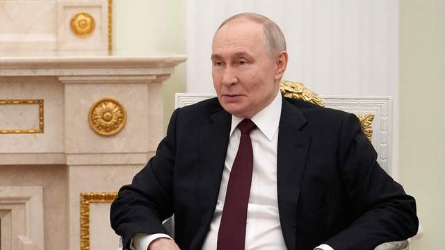 Цей план у нього вже на столі, – політолог сказав,
