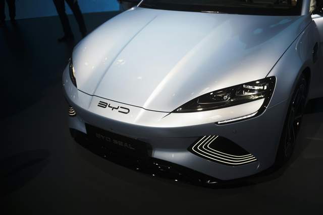 США внесли BYD та Alibaba до списку компаній із нібито військовими зв'язками з Китаєм