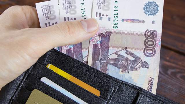 Кінець дешевим товарам: спроба Кремля залатати "дірки" в бюд