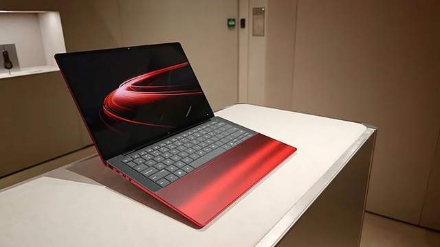 HP та Ferrari представили лімітований ноутбук за 5