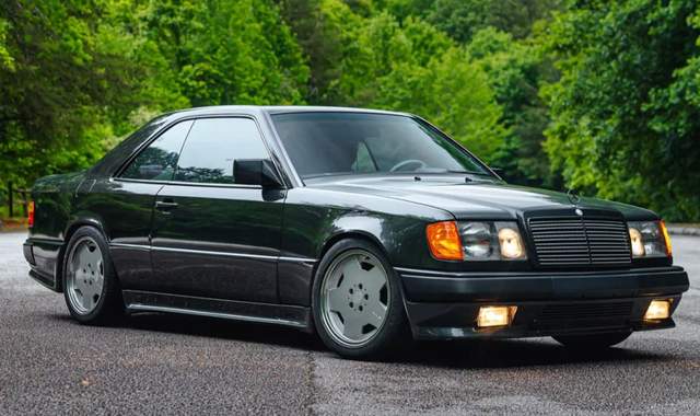 Скільки коштує найдорожче у світі купе Mercedes-AMG W124: вр