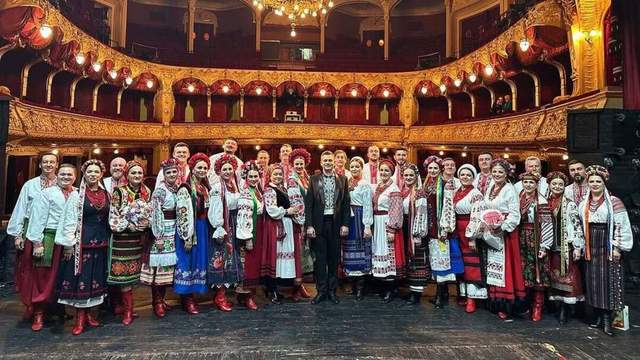 Це копійки, – керівник хору імені Верьовки розкрив зарплату 
