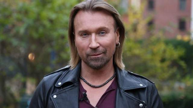Олег Винник попередив про шахраїв, які виманюють гроші від його імені