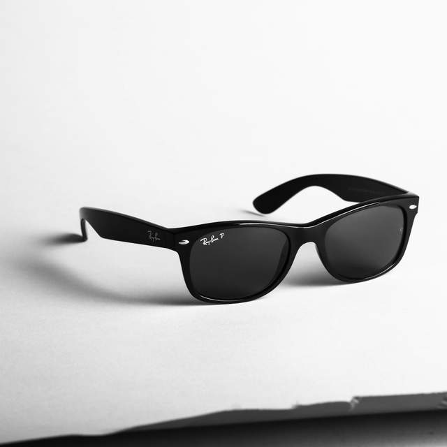Власники Ray-Ban Meta масово вимикають індикатор запису: чом