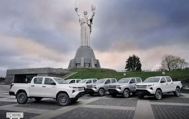 "Альфа" нарощує сили та автопарк: хто передав велику партію 