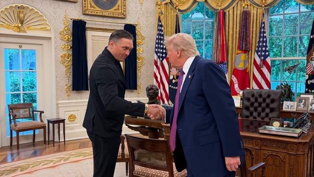 Несподівана "битва поглядів": Усик зустрівся з Трампом у Білому домі
