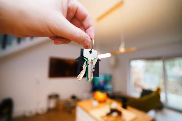 Airbnb підвищує комісію для власників житла: як це вплине на ціни оренди