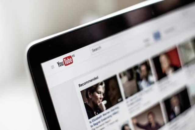 Угода, яка здавалася божевільною: навіщо Google купив YouTube за 1,65 мільярда доларів