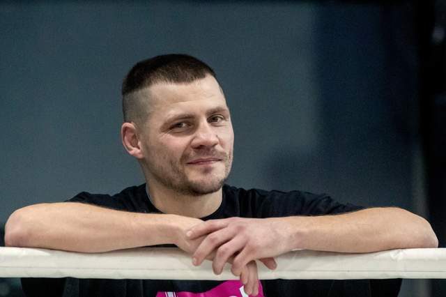 Коли та де дивитися бій Денис Берінчик &ndash; Сем Ноукс в Україні