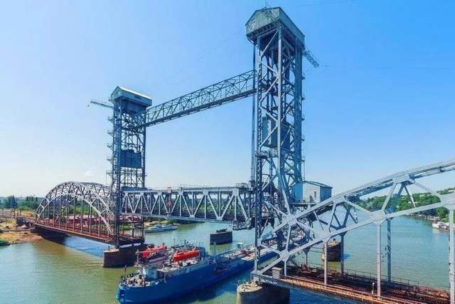У Ростові атаковано один із найважливіших мостів міста, &ndash; монітори