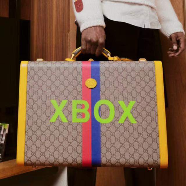 Xbox Series X від Gucci