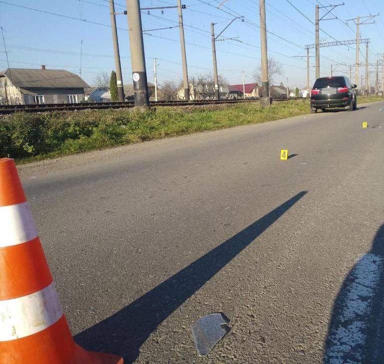 На Львівщині п'яний водій на смерть збив чоловіка на переході – фото