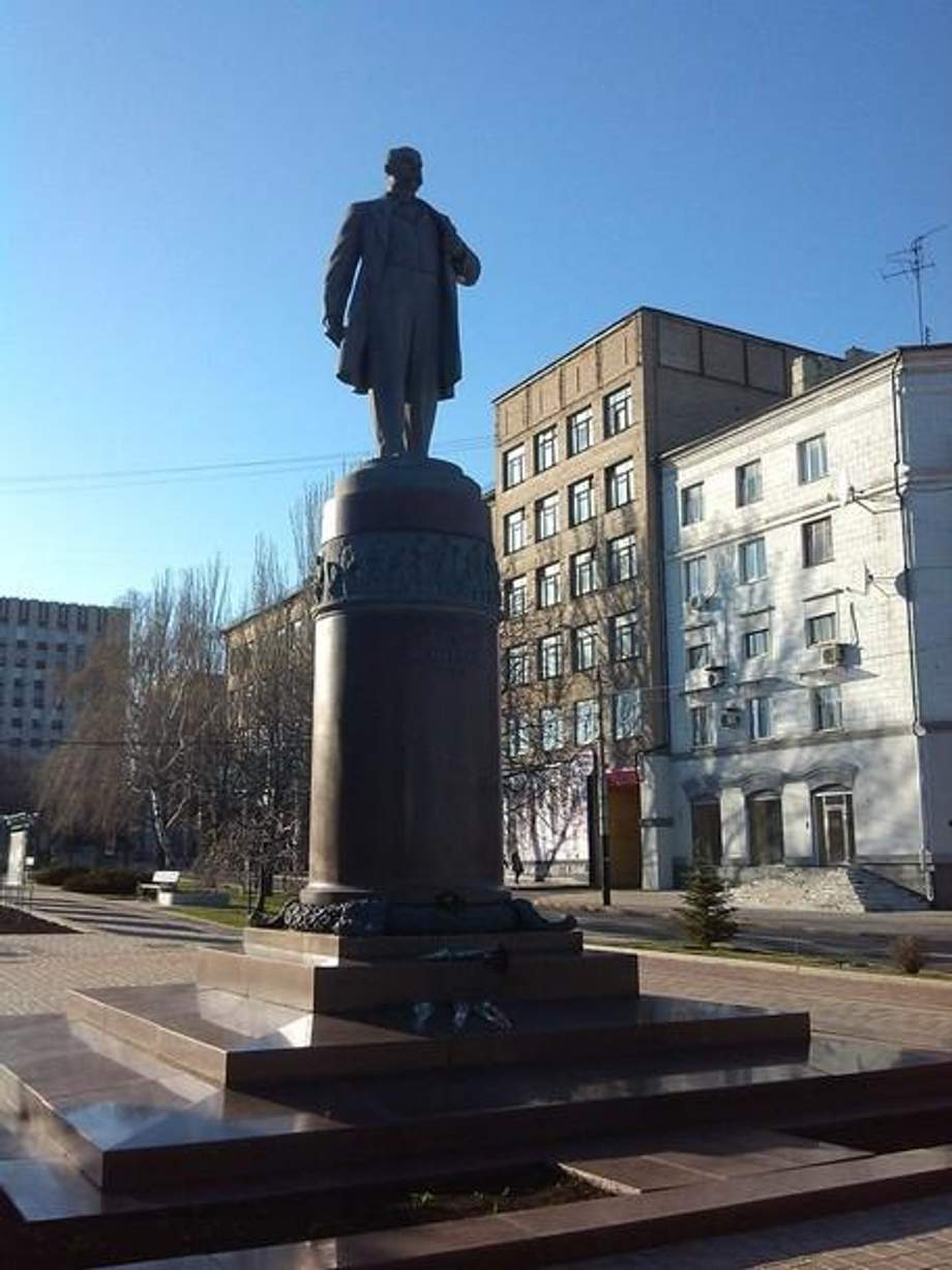 Клавиатура памятник не в екатеринбурге