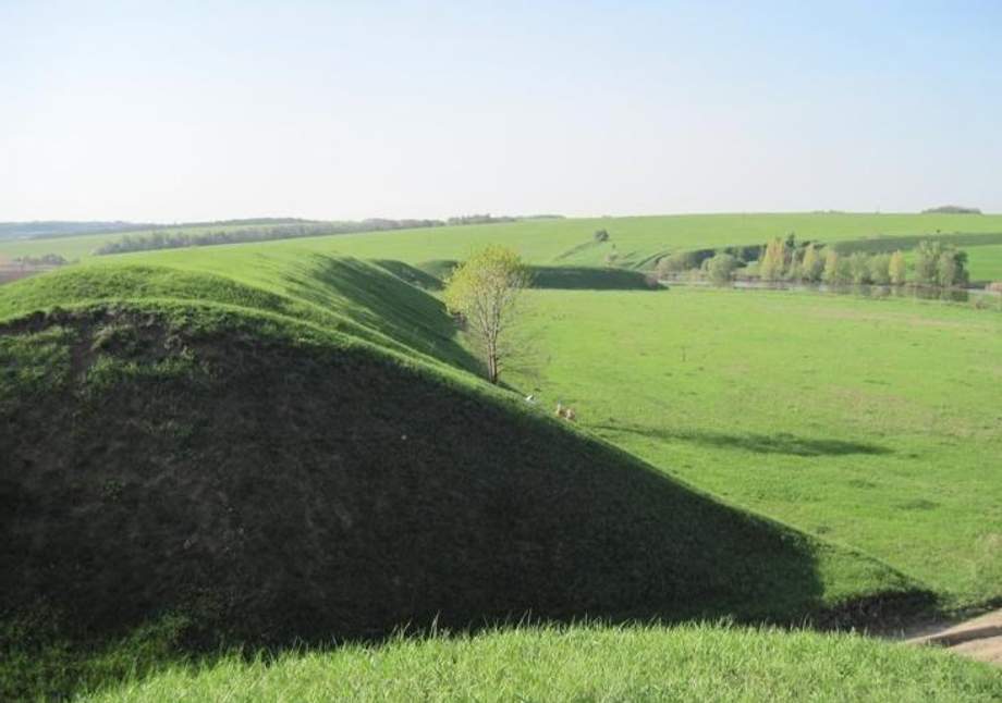 Скифский вал. Вал земли. Троянов вал. Нортумберленд парк англия андрианов вал. Змиевы валы.