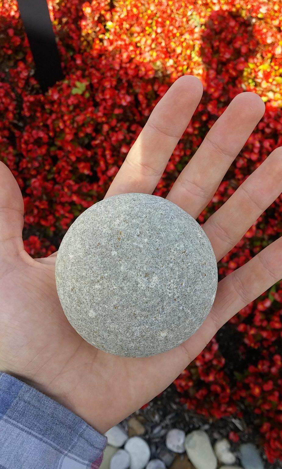 Ідеально круглий камінь