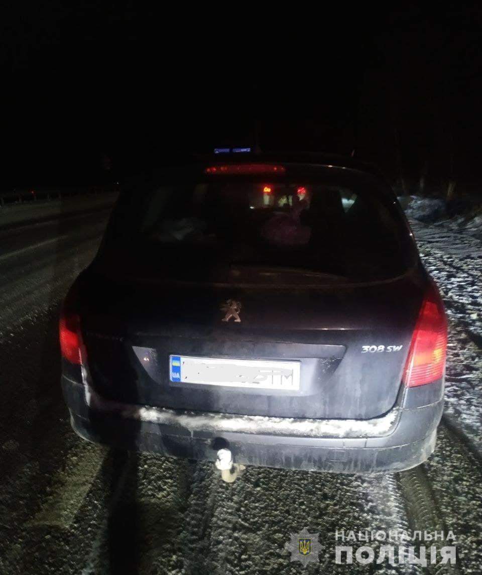 На трасі Київ – Чоп Peugeot на смерть збив львів'янку на пішохідному переході