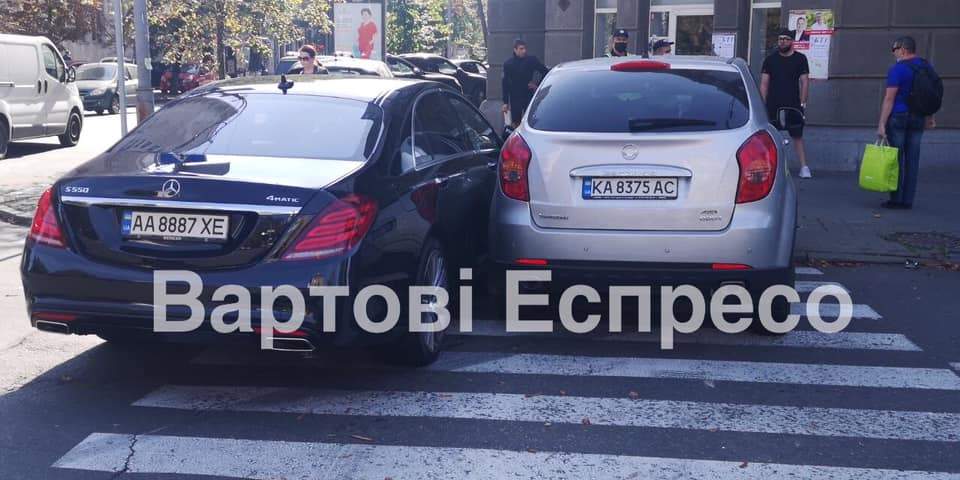 Син нардепа Шуфрича потрапив у ДТП у Києва Син нардепа Шуфрича потрапив у ДТП у Києва