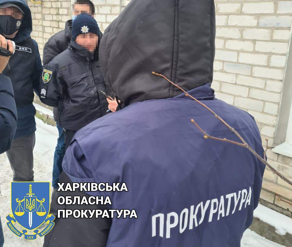 Поліцейський вимагав гроші в підлітка з Харківщини