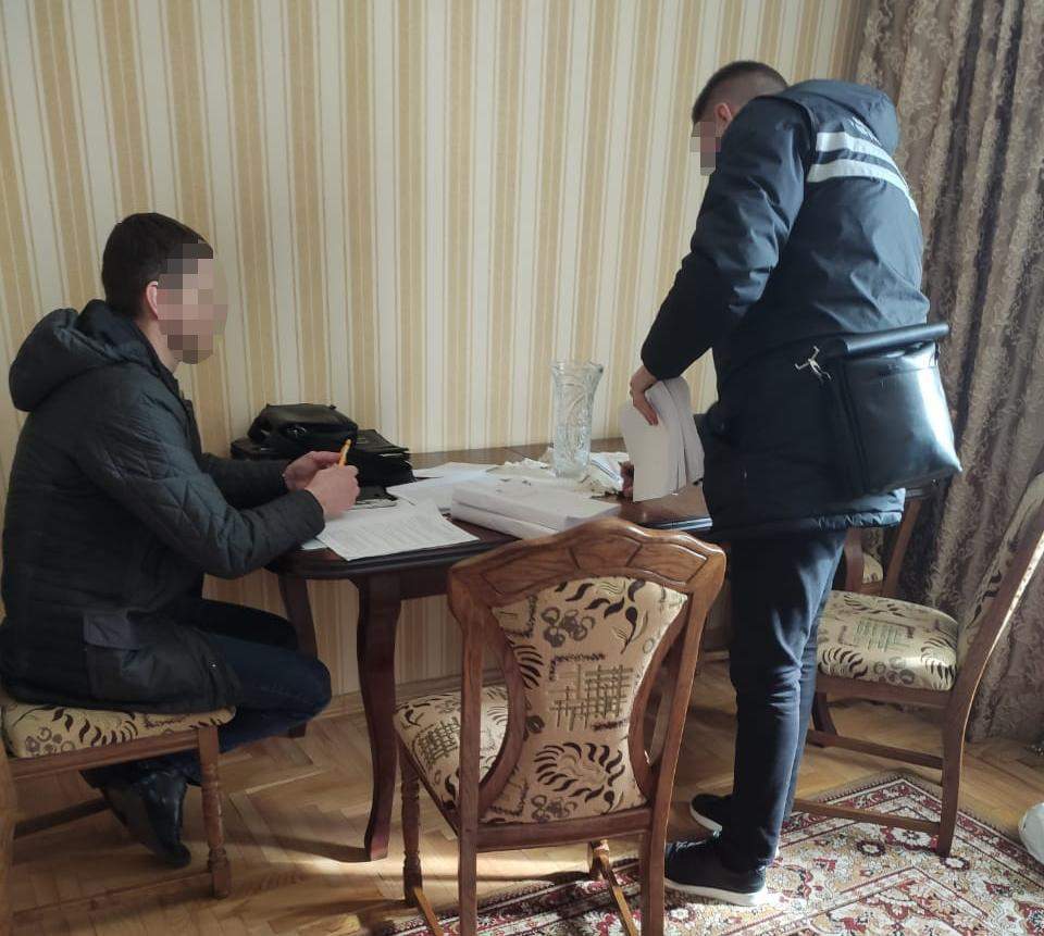 Двох львів'ян підозрюють у розкраданні 1,35 мільйона гривень під час реалізації екопроєкту